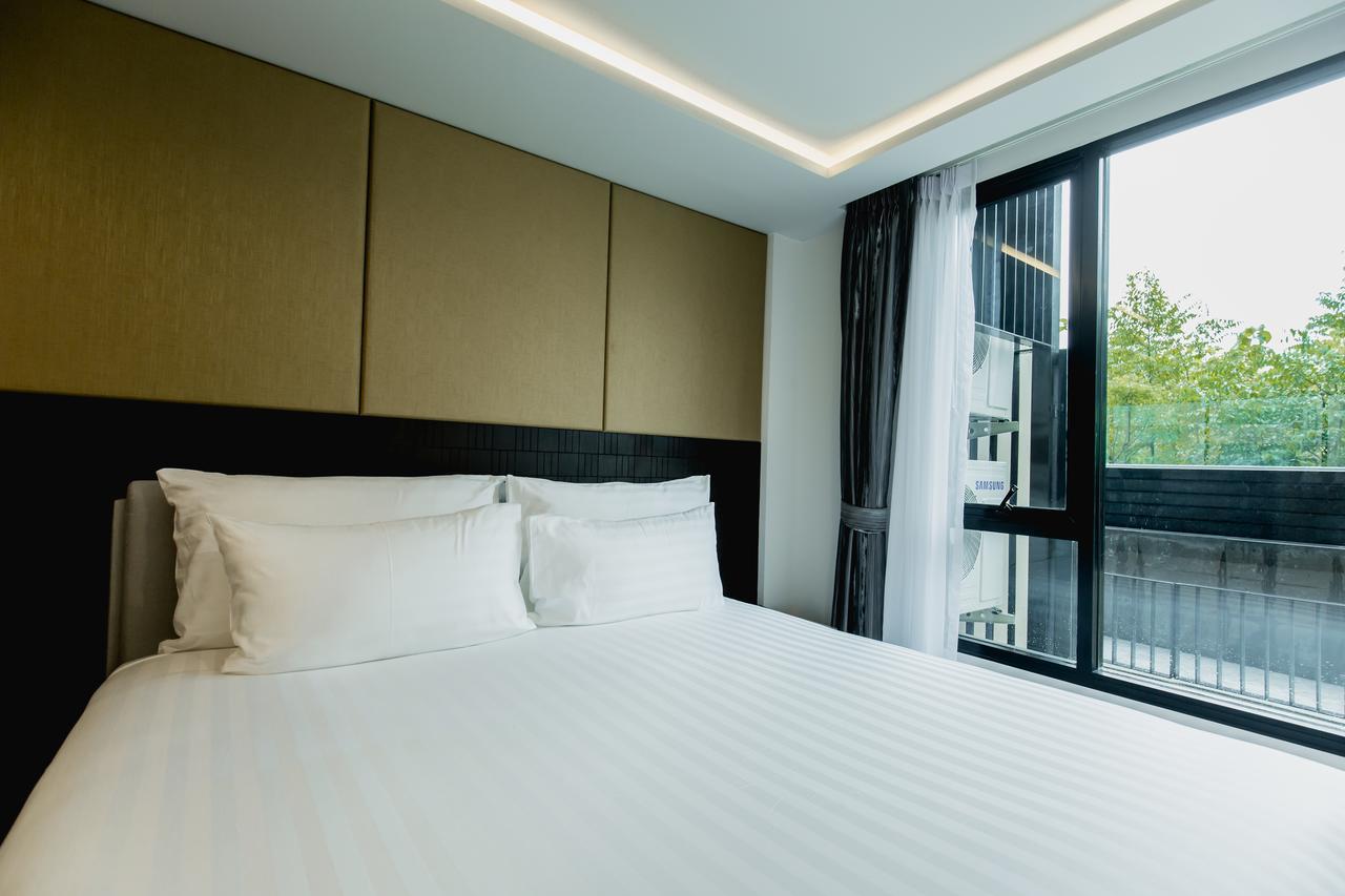 Апарт готель The Aristo By Holy Cow, 4-Br Loft, 150 M2, Pool View пляж Сурин Екстер'єр фото